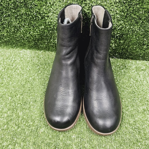 Dansko Daisie Black Leather Zip Pull On Ankle Boots Waterproof Womens 39 US 9 - Picture 2 of 8